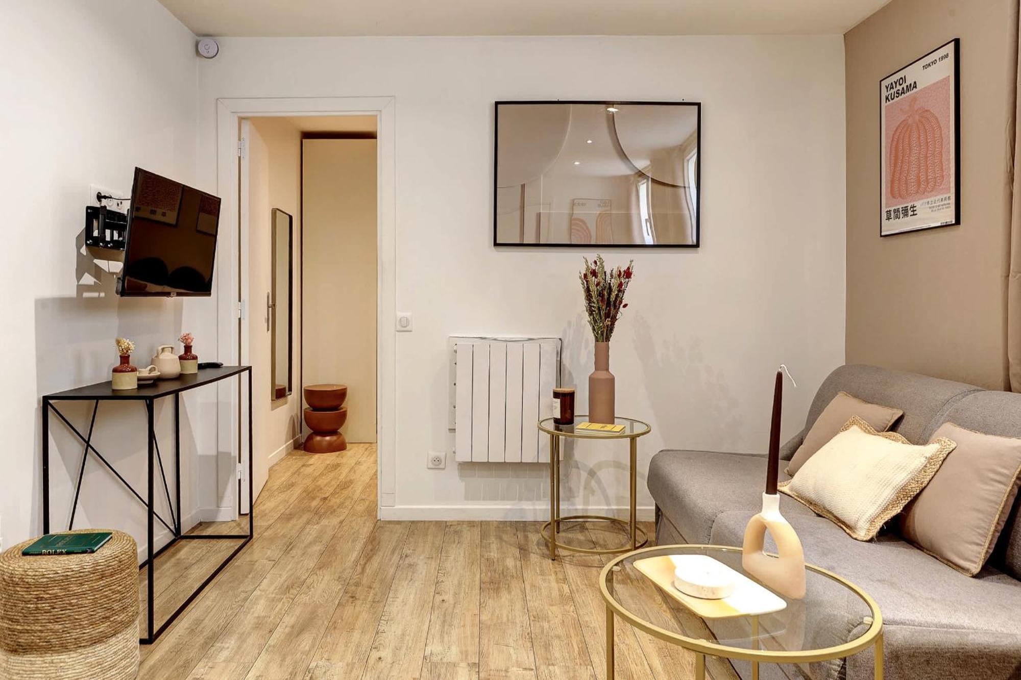 Apartment Charme Parisien Pres Des Buttes-chaumont Paris